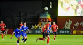 莱万拒沙特亿元年薪！37岁锋霸为欧冠梦坚守巴萨，金钱难撼赤子心