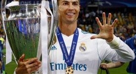 中国足球新球场草皮塌陷事件，老外球员当面抱怨，下一个主场还敢建吗？